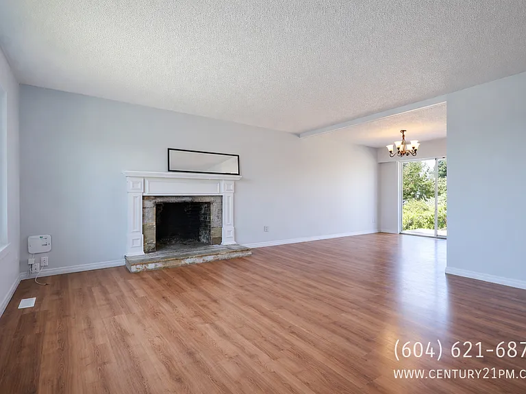 33123 6th Ave #UPPER — Photo 2
