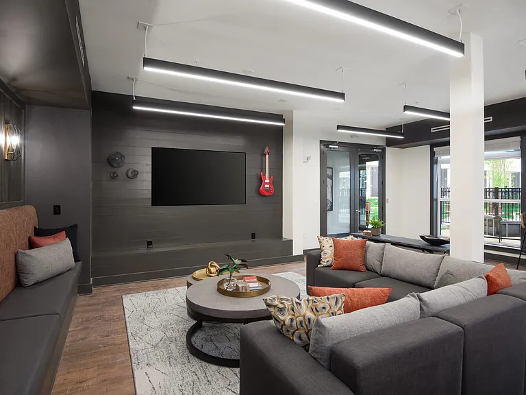 The Flats at Laurel & Pine — Photo 9