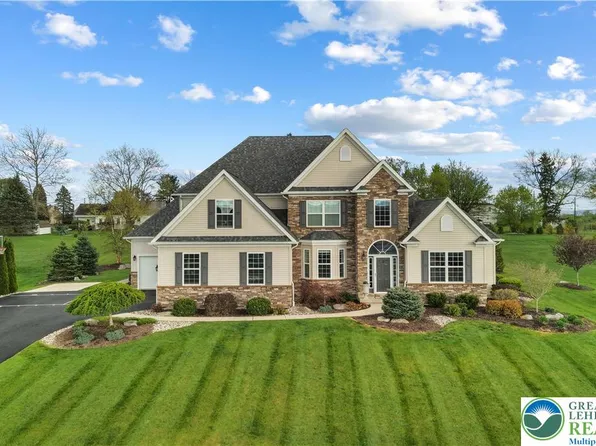 113 Ashview Ct, Nazareth, PA 18064