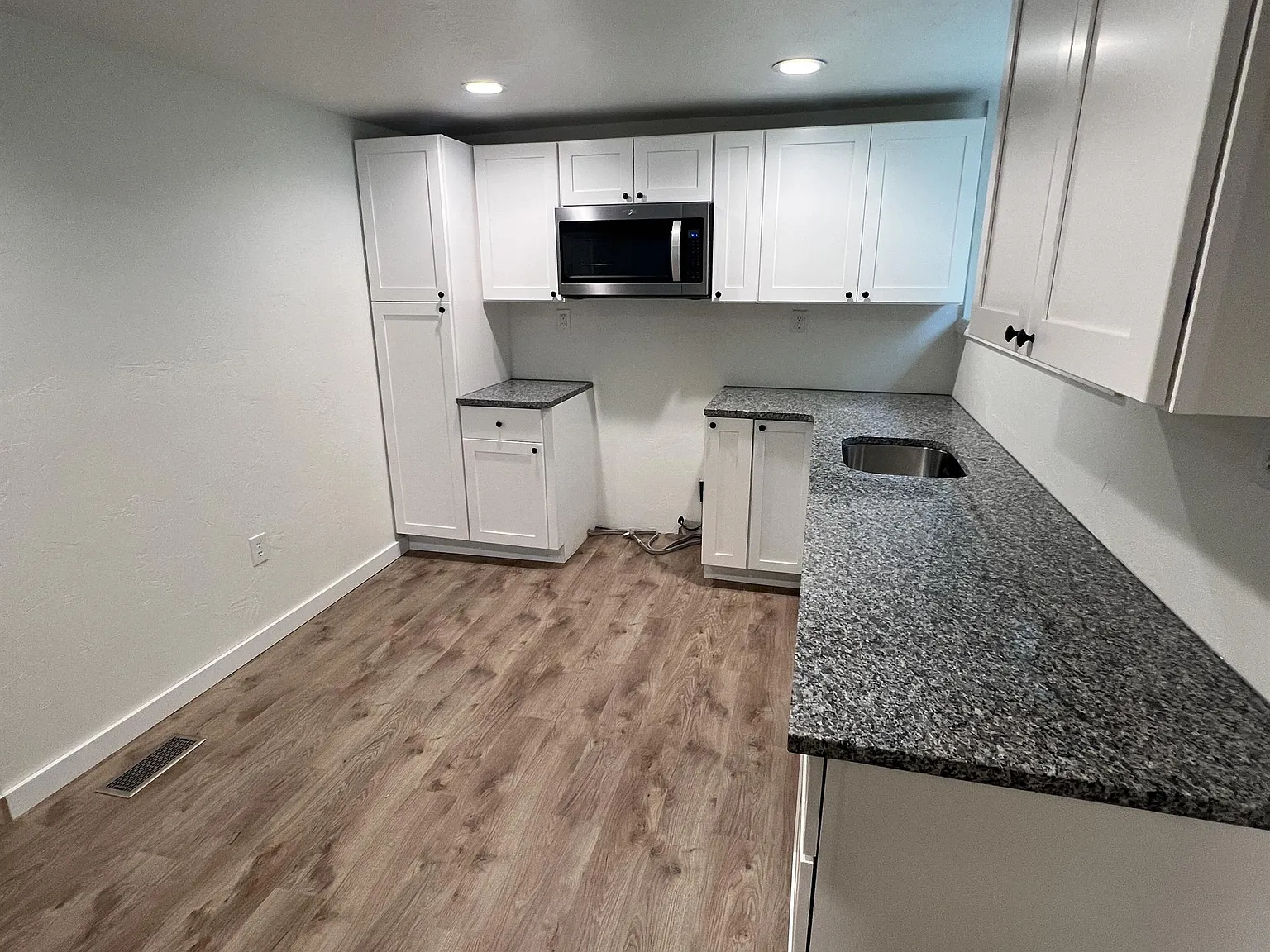 313 Brown Street - 1 — Photo 2