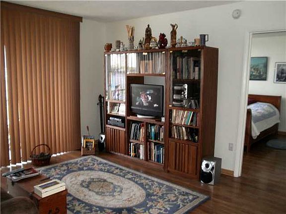 5th image of 2861 Leonard Dr APT F512