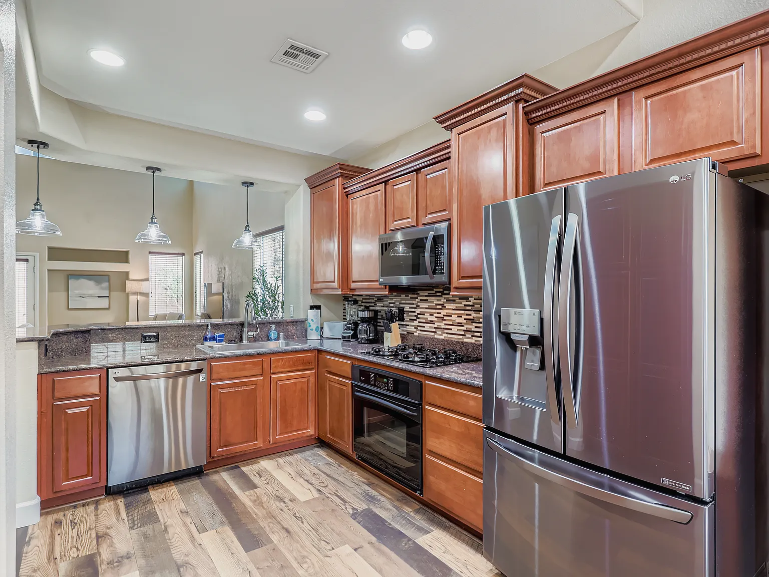 3 bed, 1741 sqft, $4,500 — Photo 4