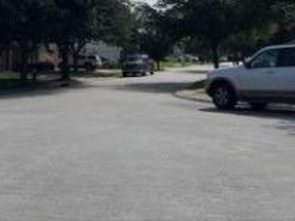 Exterior Neighborhood (street photo)