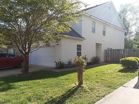 4th image of 315 Garcia Dr