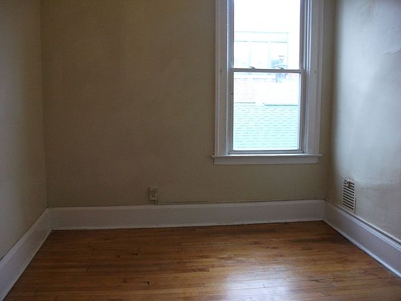 5th image of 909 N McBride St APT 4