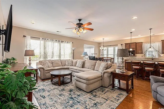 3 bed, 2218 sqft, $2,200 — Photo 3
