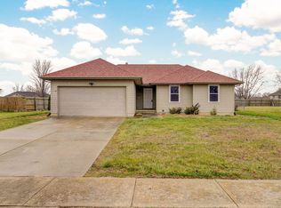 407 Arrowhead Rd, Willard, MO 65781