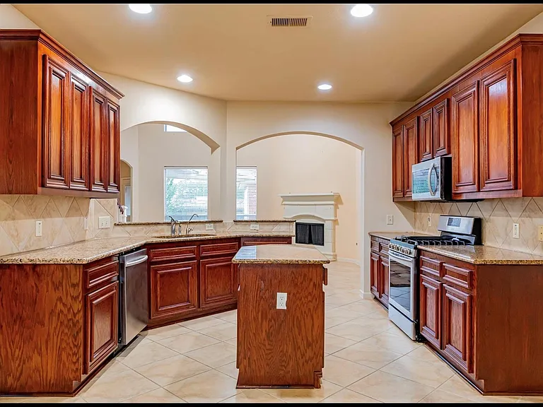 20810 Avery Cove Ln — Photo 5