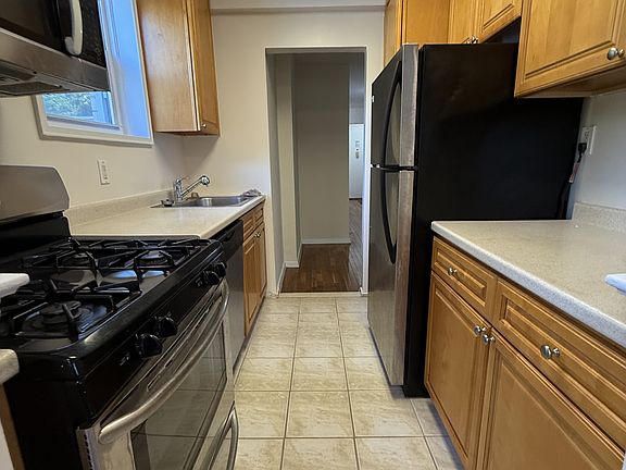 2nd image of 2350 Waters Edge Dr #4Y