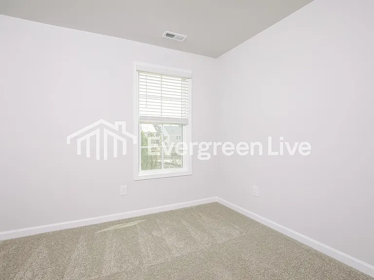542 Hodge Rd — Photo 12