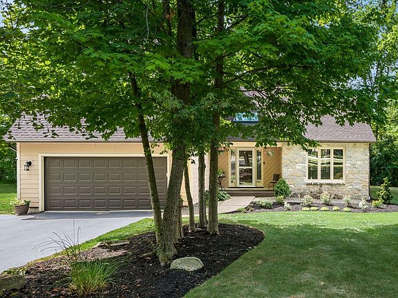 3rd image of 10842 Tioga Springs Cir