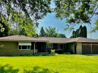 811 Hemlock Ln, Rockford, IL 61107