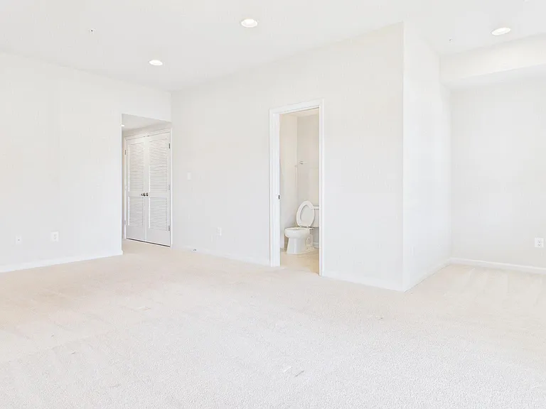 33 Chester Ct — Photo 5