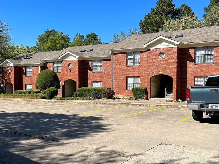 CM Properties of Fort Smith, LLC dba Oakwood Gardens — Photo 23