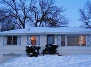 7733 Davis Cir, Omaha, NE 68134