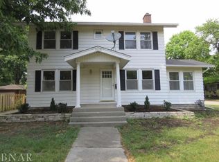 1408 E Oakland Ave, Bloomington, IL 61701
