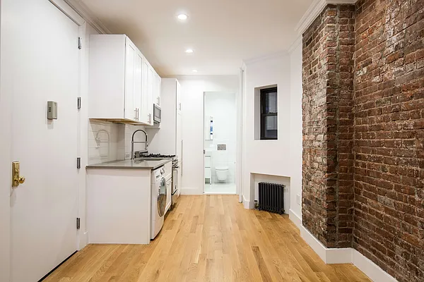 Rented by Nooklyn NYC LLC | media 17