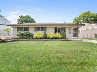 10330 Westlake St, Taylor, MI 48180
