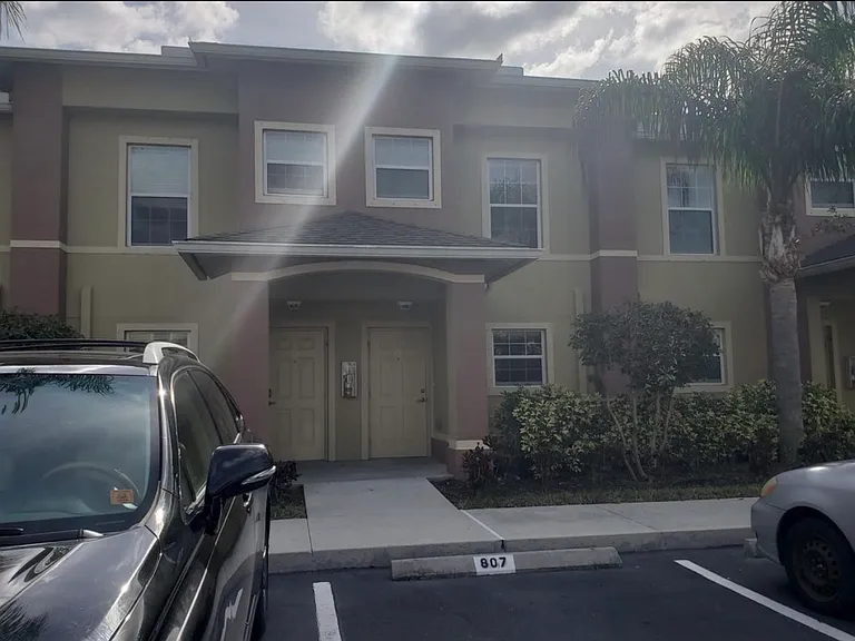 9081 Gervais Cir #806 — Photo 2