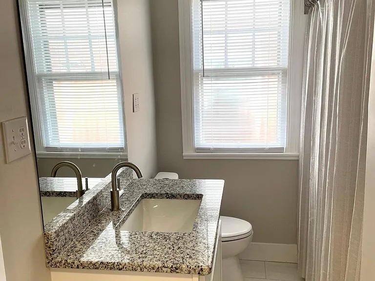 1321 Charleston Ave — Photo 23