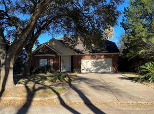 215 W New Meadows Dr, Sugar Land, TX 77479