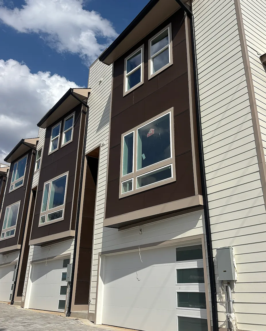 105 Hart Ln — Photo 2