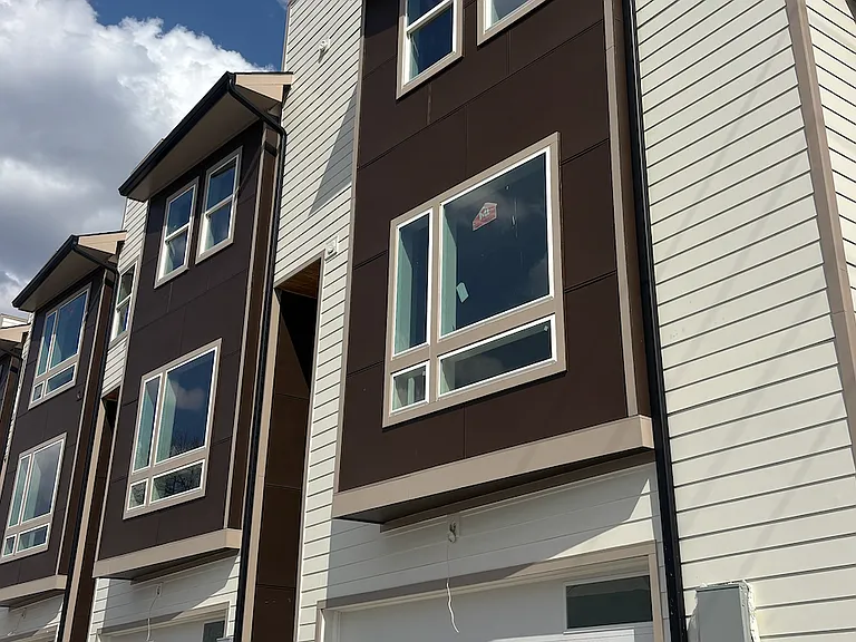 105 Hart Ln #B — Photo 2