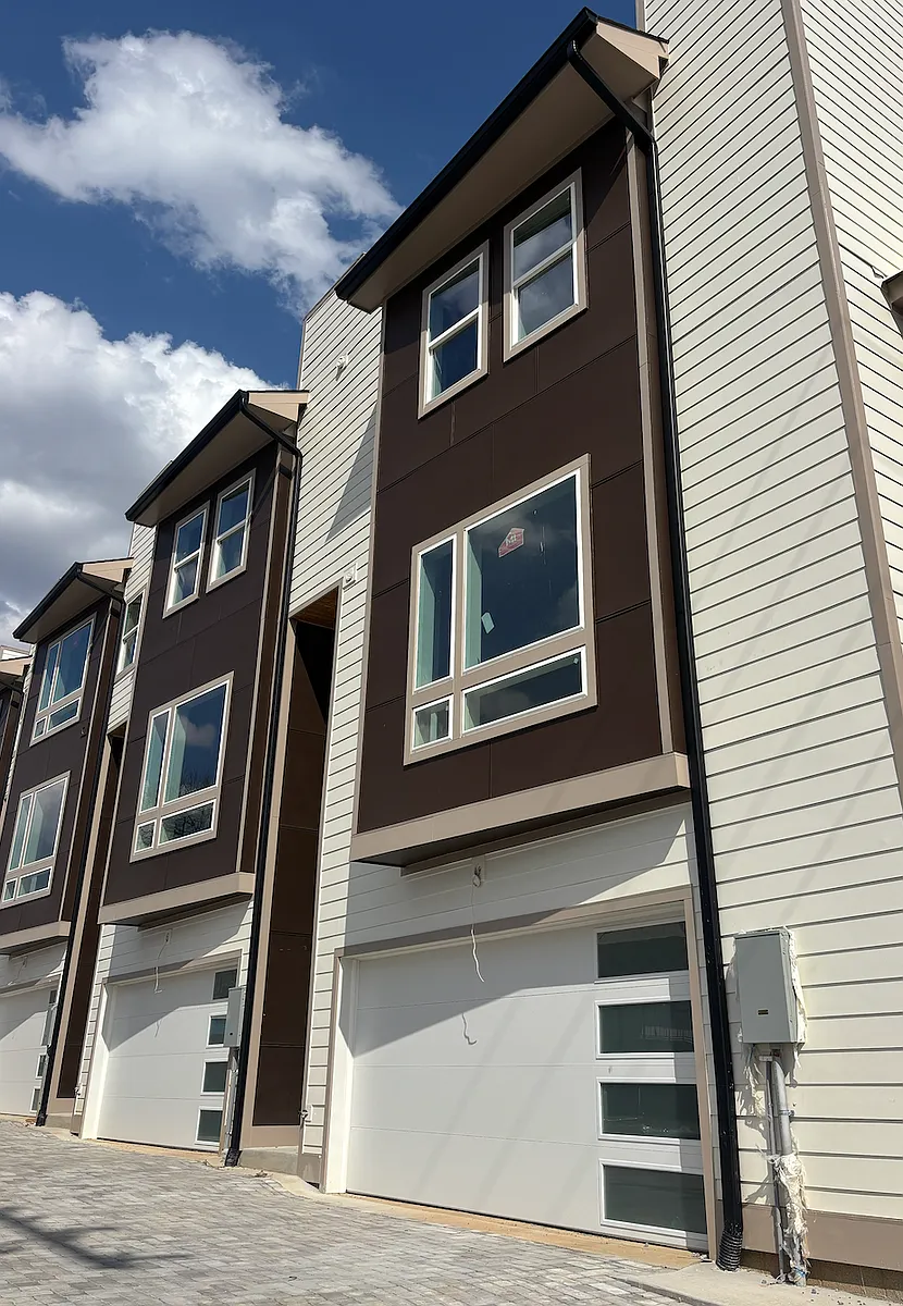 Building Photo - 105 Hart Ln