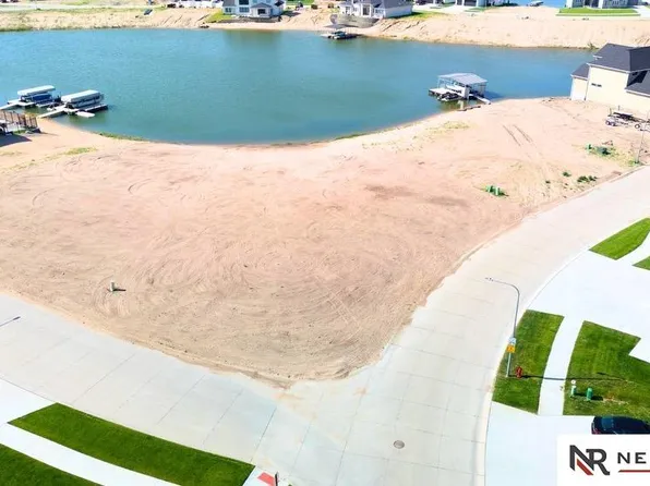 28503 Laurel Cir, Valley, NE 68064