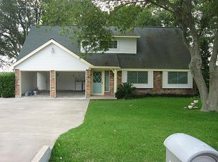15602 Sandtrap Dr, Waller, TX 77484