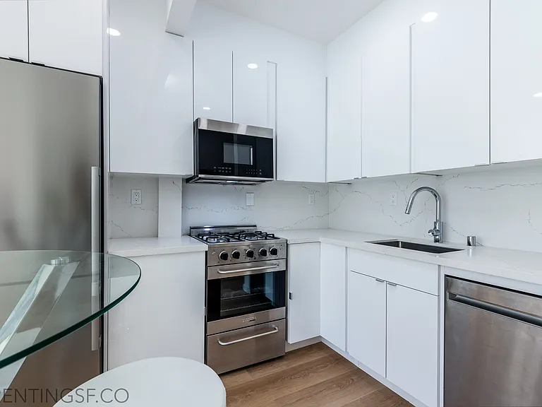 3101 Gough St #104 — Photo 4