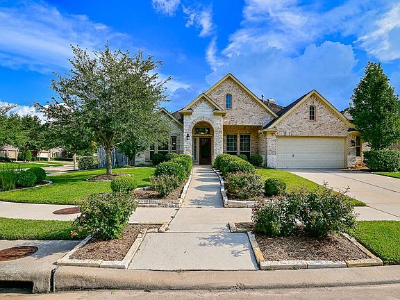 2nd image of 38 Castello Ln