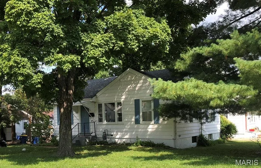 3 bed, 1.5 bath, 792 sqft, $1,550 — Photo 4