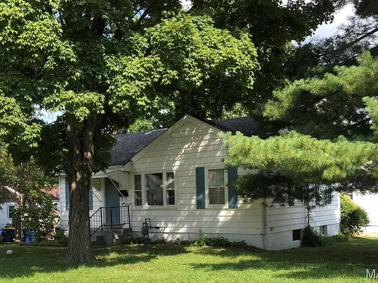 3102 Saint Myron Ln — Photo 4