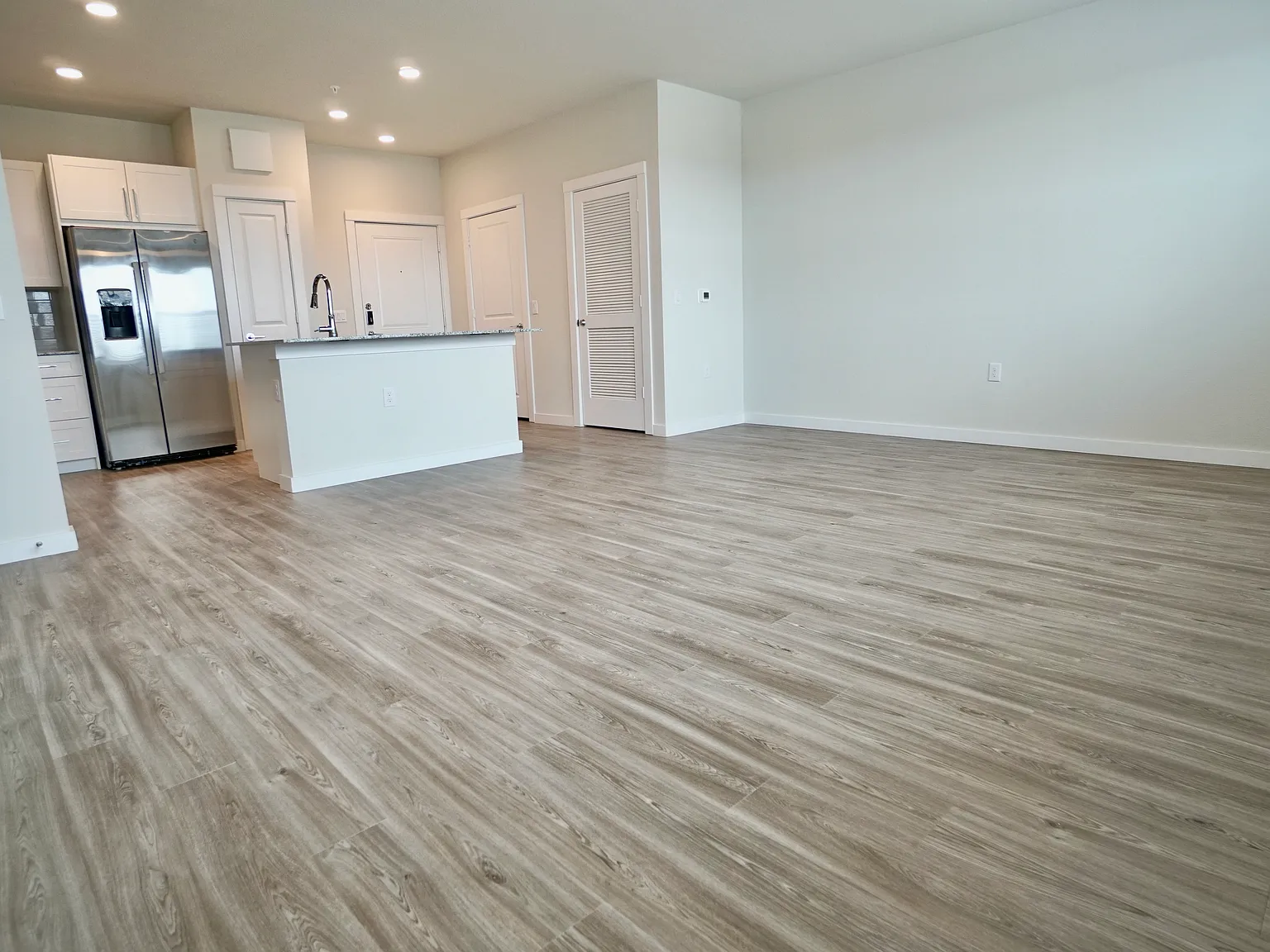 1124 FM 2001 — Photo 2