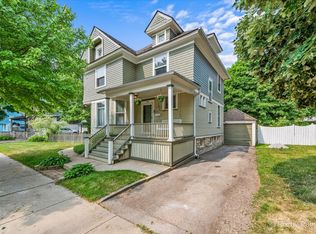 114 N Gifford St, Elgin, IL 60120