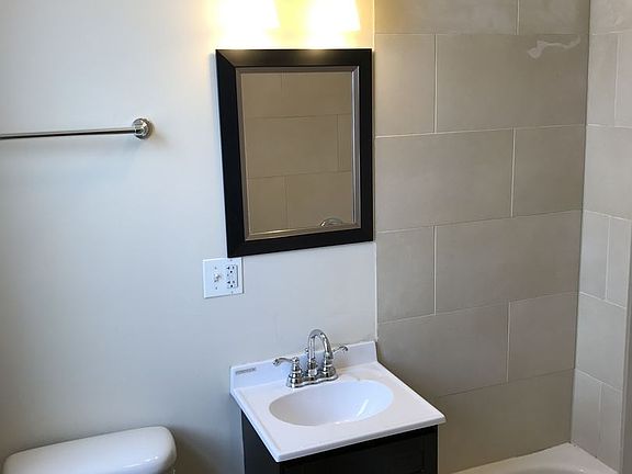 5th image of 2803 W Lawrence Ave #2S