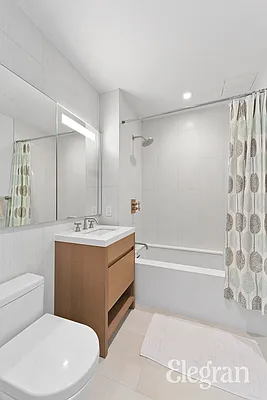 Sold by (Legacy) Elegran | media 7