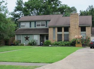 59 Raintree Ct, Lake Jackson, TX 77566