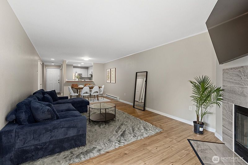 5th image of 3256 SW Avalon Street #203