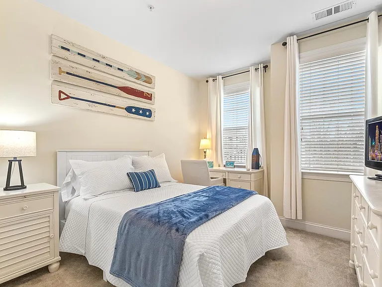 10400 Rosegate Ct #201 — Photo 40