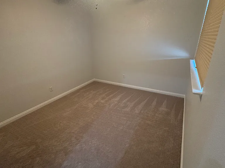 618 W Madrid Ln — Photo 13
