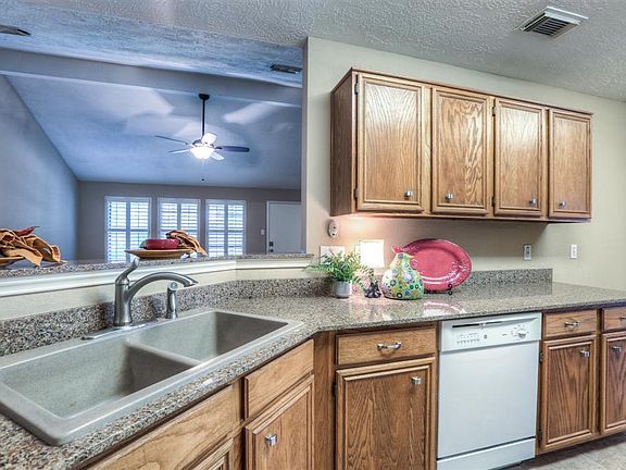 5th image of 15711 Heritage Falls Dr