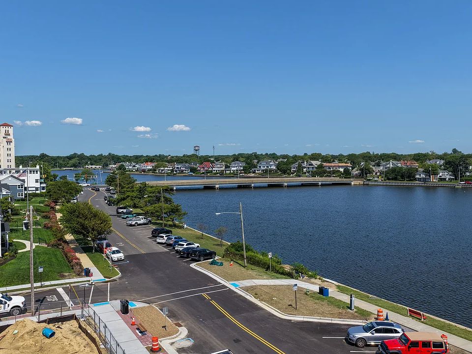 Approximate view shown. Actual view may vary and is subject to change.