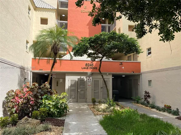 8245 Lake Dr APT 101, Doral, FL 33166