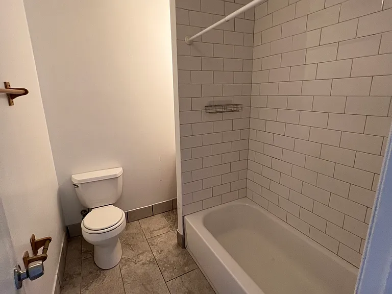 1501 W Girard Ave #D — Photo 9