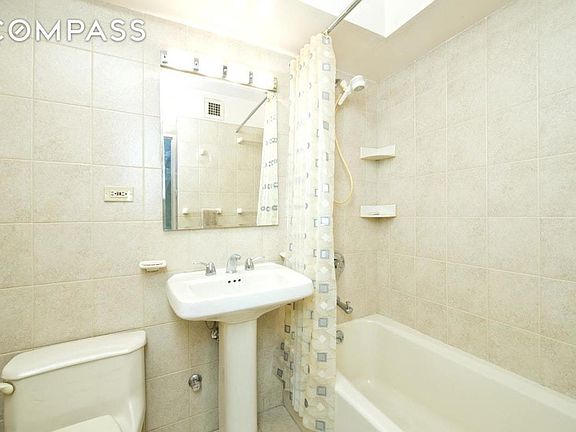 5th image of 3 W 14th St #1619