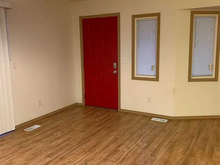 7621 Snow View Dr — Photo 3