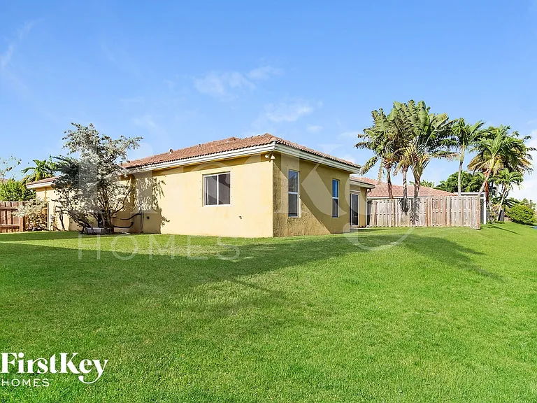 8962 SW 209th Ter — Photo 15