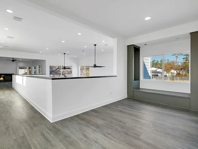 12564 Memorial Dr — Photo 28